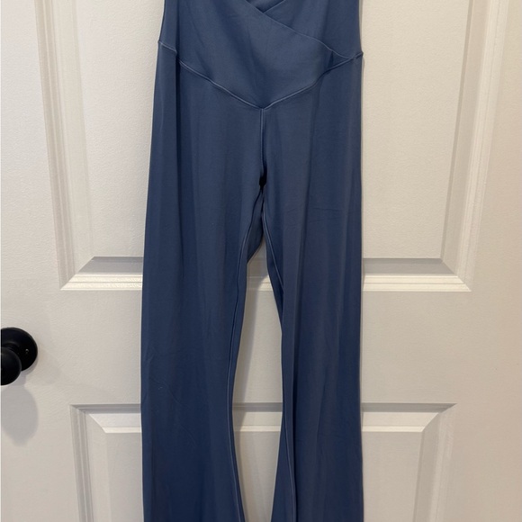 Aerie off-line real me, crossover flare leggings - Picture 1 of 3